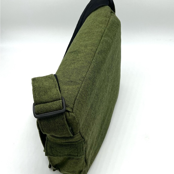 Yin Yang Embroidered Laptop Messenger Bag - Picture 7 of 15